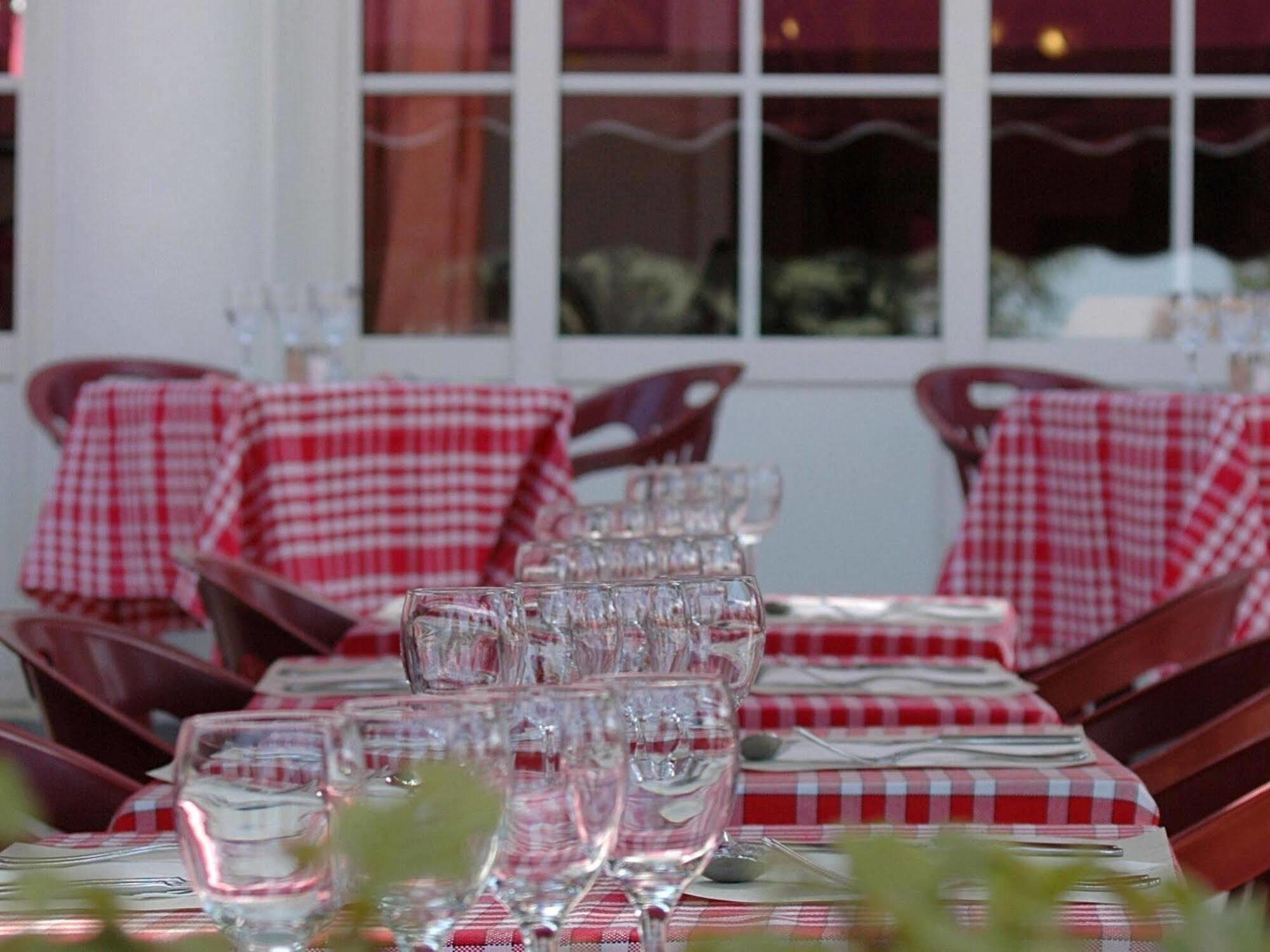 Le Chalet De La Foret Hotel 3 Etoiles Et Restaurant Vierzon Εξωτερικό φωτογραφία