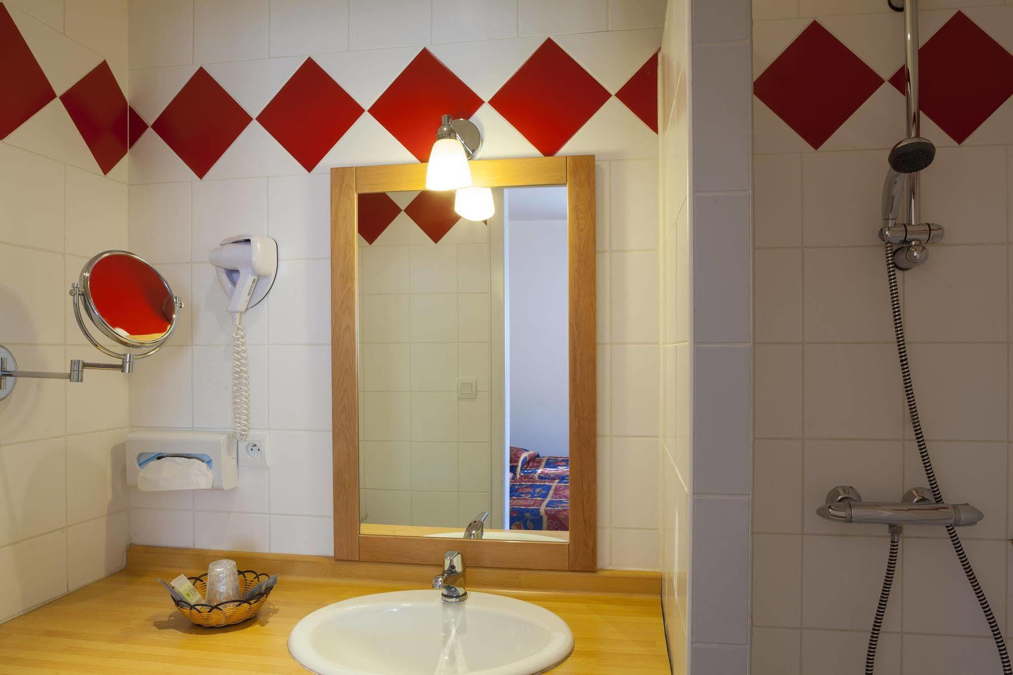 Le Chalet De La Foret Hotel 3 Etoiles Et Restaurant Vierzon Εξωτερικό φωτογραφία